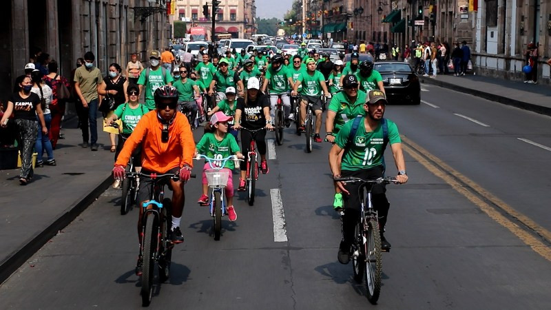Llama Ernesto Núñez a promover el uso de la bicicleta en zonas urbanas de Michoacán 