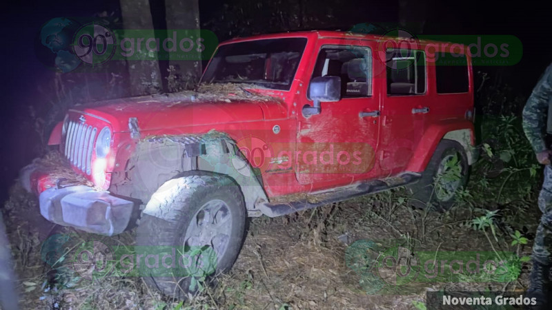Hallan abandonada camioneta del líder criminal "Lalo Mantecas" al oriente de Michoacán