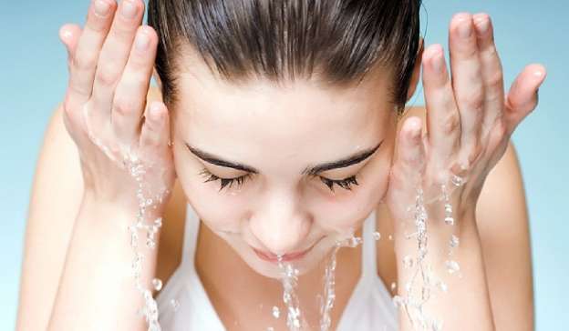 Elimina las espinillas con esta sencilla mascarilla casera  