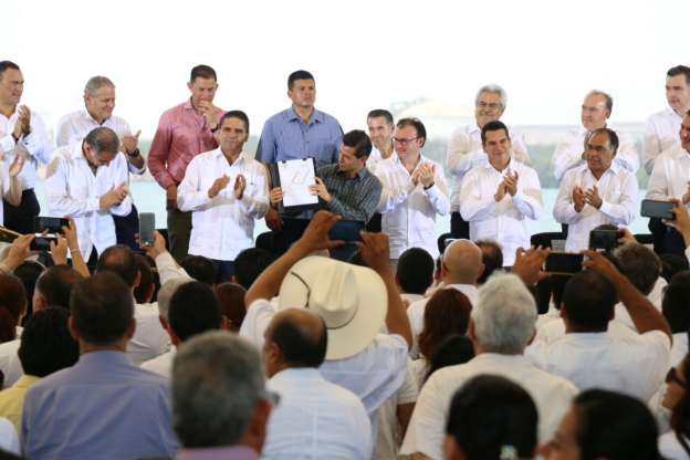 El Presidente de la República, Enrique Peña Nieto promulgó la Ley Federal de Zonas Económicas Especiales (ZEE) en LC  - Foto 0 
