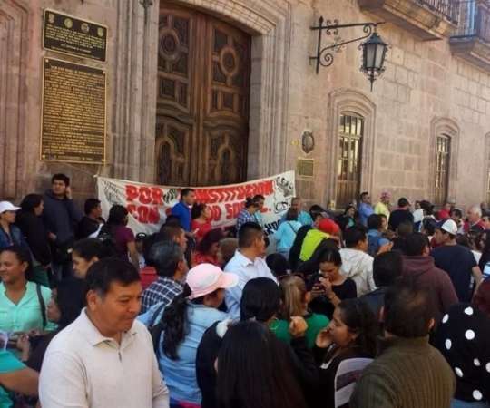 Maestros de la CNTE liberan alcaldías en Michoacán - Foto 0 