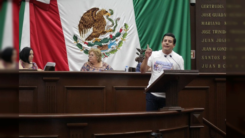 Presentan Oscar Escobar y David Cortés iniciativa de ley de movilidad y seguridad vial para Michoacán 