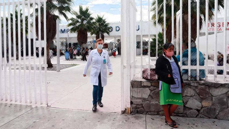 El 57 por ciento de especialistas médicos desairan trabajar en la SSA 