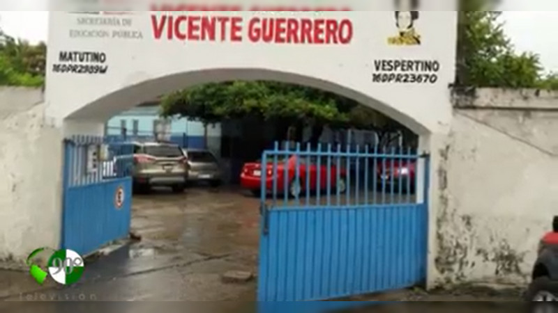 SEE suspende actividades en 5 municipios de Michoacán por huracán Blas 