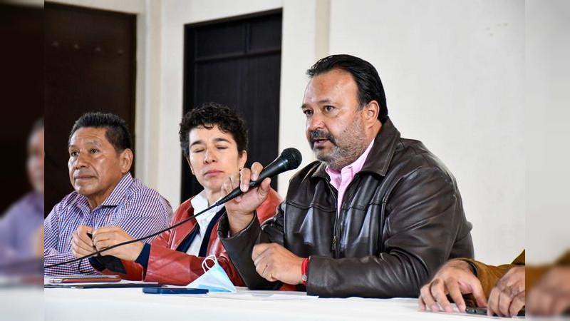 Julio Arreola presenta al Consejo Distrital de Desarrollo Rural Sustentable, en Pátzcuaro 