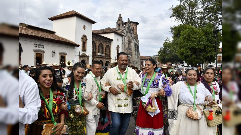 Celebra Pátzcuaro “Jueves de Corpus”, corazón de las tradición 
