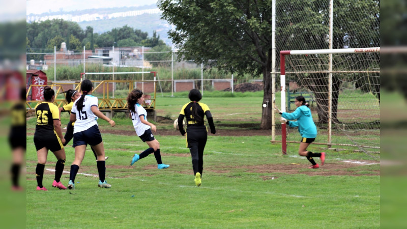 Universidad Michoacana se impone a las Alacranas y es finalista femenil de la categoría 2002-2006