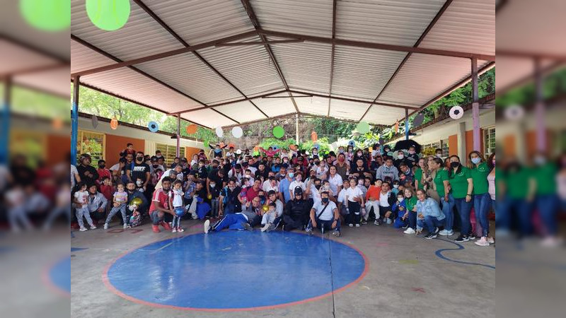 Fomenta SEE convivencia de niñas y niños con sus papás