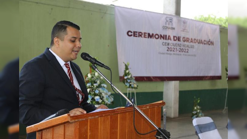 Regidor del Ayuntamiento de Ciudad Hidalgo, clausura ciclo Escolar 2021-2022 del Colegio de Bachilleres 