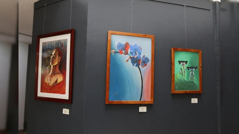 Presidente Municipal de Ciudad Hidalgo, Michoacán inaugura la exposición colectiva "Avances" 