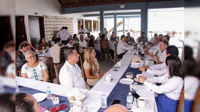 Prepararse para atender necesidades de proveeduría, pide Sedeco a empresarios de Lázaro Cárdenas