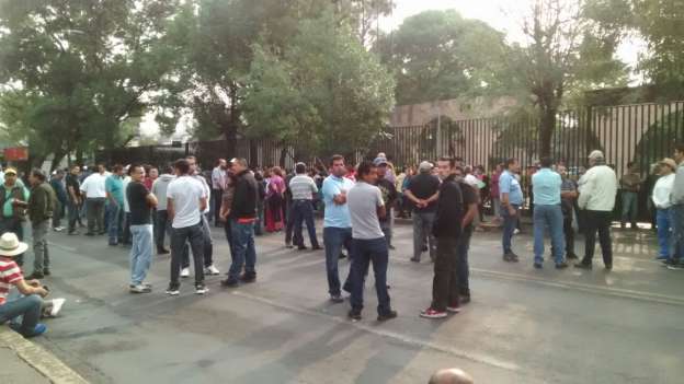 Bloqueada Ventura Puente por un grupo de integrantes de la CNTE  