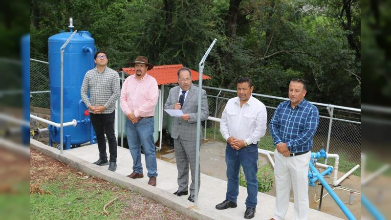 Presidente Municipal de Ciudad Hidalgo, inaugura sistema de potabilización de agua de manantial 