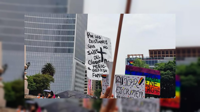 Asisten 250 mil personas a la 44° marcha del orgullo LGBTTTIQ+ de ...