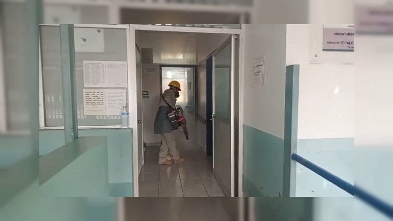 Realiza SSM jornada de nebulización en primarias de región Apatzingán 