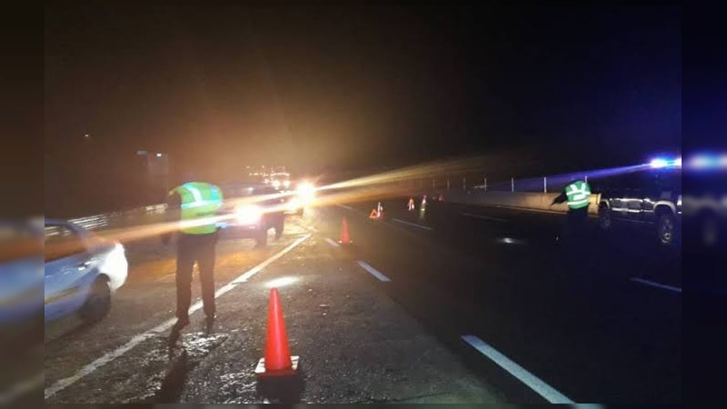 Michoacán: Al menos 6 muertos y 3 heridos en persecución y balacera en la Autopista de Occidente 