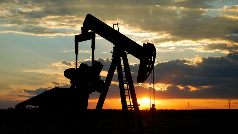 Francia pide permitir a Irán y Venezuela volver al mercado petrolero y detener alza de precios 