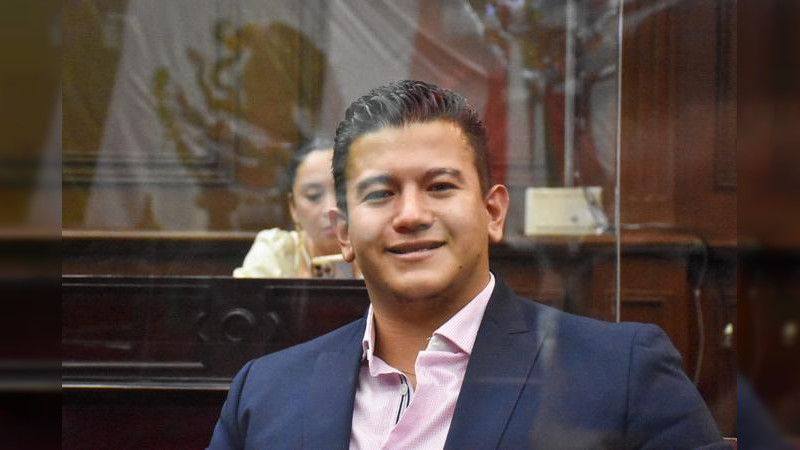 Aprueba Congreso de Michoacán dos iniciativas de reforma de Víctor Zurita 