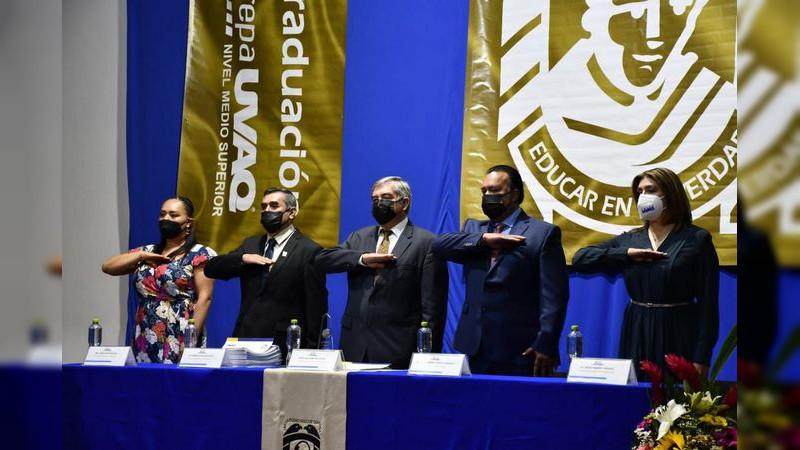 La educación es el mejor legado que un padre puede dar a sus hijos; Julio Arreola Vázquez 