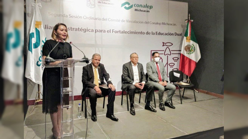 Educación se fortalece con alianza para el modelo dual: Ávila González 
