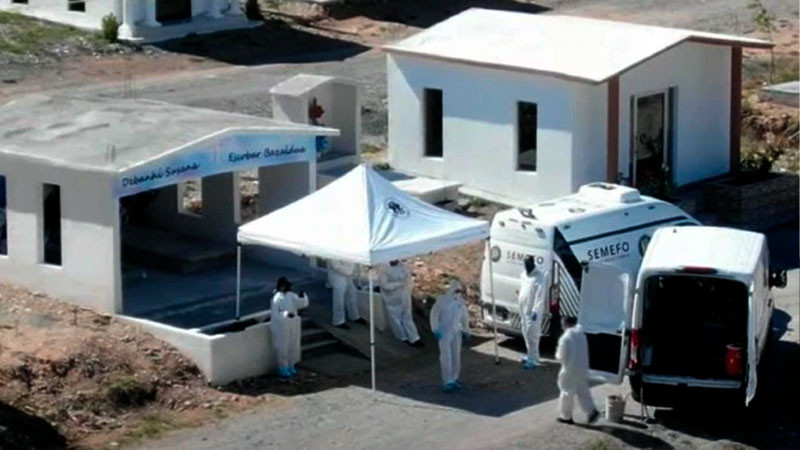 Especialistas y papás de Debanhi Escobar llegan al panteón de Galeana para exhumación 