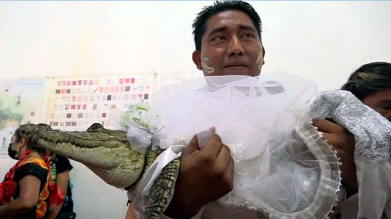 Alcalde de San Pedro Huamelula en Oaxaca, se casa con un lagarto hembra 