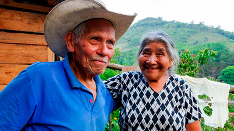 Promueve DIF Uruapan salud visual de adultos mayores