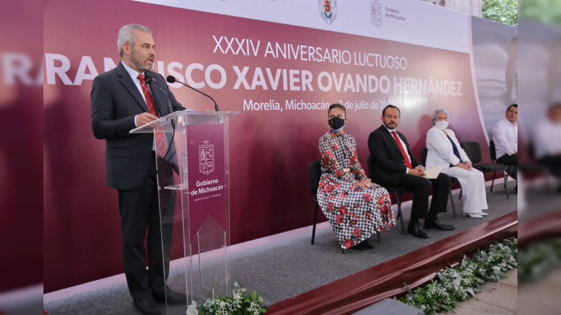 Conmemora gobernador de Michoacán aniversario Luctuoso de Francisco Xavier Ovando 