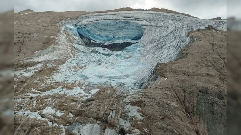 Al menos 5 muertos tras desprendimiento de un glaciar en Italia