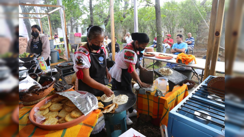 Cientos de familias disfrutaron de la riqueza cultural de la Región Pátzcuaro-Zirahuén