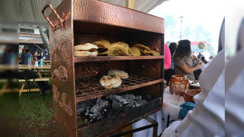 Cientos de familias disfrutaron de la riqueza cultural de la Región Pátzcuaro-Zirahuén