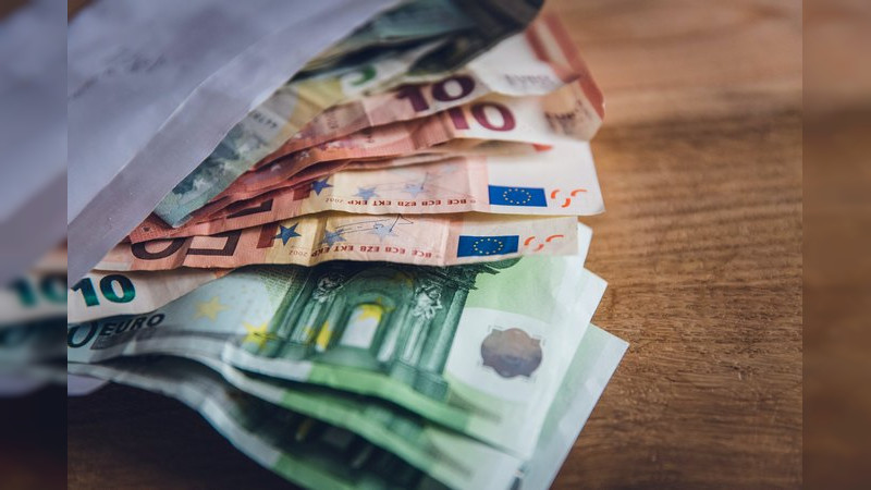 El Euro cae 1.2% tras 20 años de su ultimo mínimo histórico  