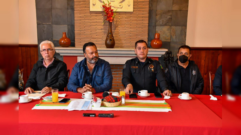 Presenta Julio Arreola al nuevo director de la Policía de Pátzcuaro 