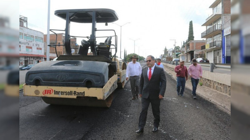 Edil de Ciudad Hidalgo supervisa los avances de la rehabilitación de la Avenida Morelos 