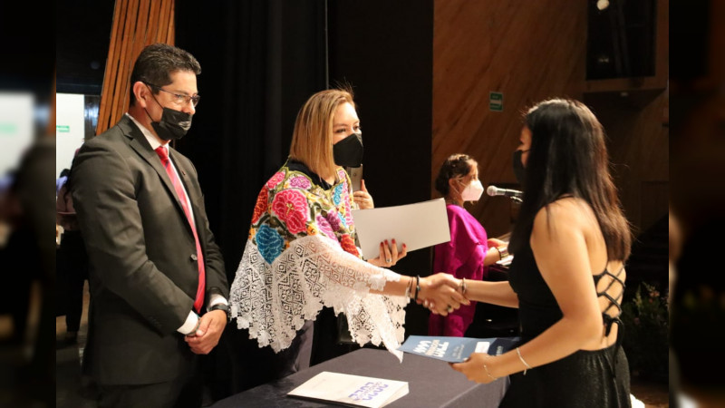 SEE invita a jóvenes a trabajar con honestidad 