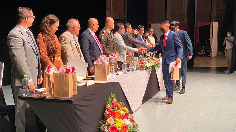 Conmina Segob a egresados de la ENEF a reforzar labores de promoción y activación física 