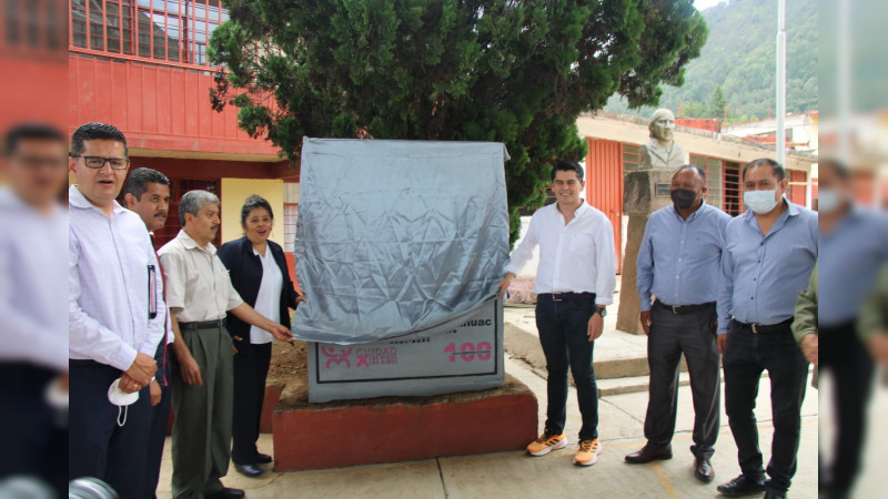 Zitácuaro tiene que ser líder en inversión educativa: Toño Ixtláhuac  