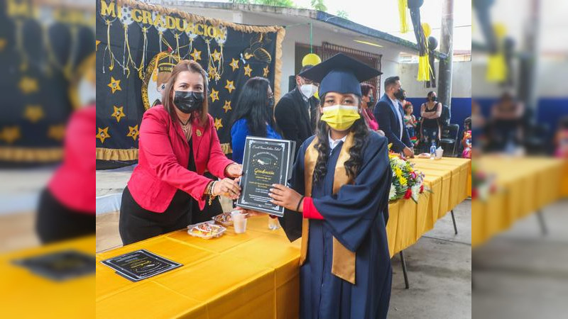 Secretaria de Seduma asiste a clausura de ciclo escolar de la primaria “Lic. Adolfo López Mateos”