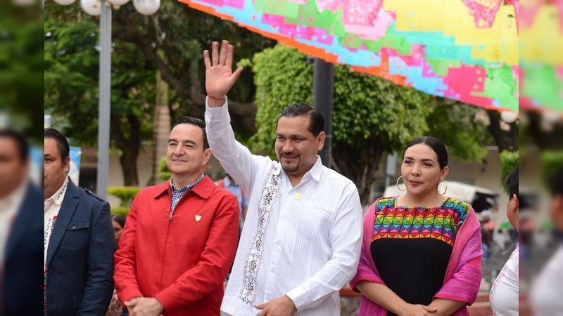 Con el pie derecho inicia Chilchota su primer gran expo feria