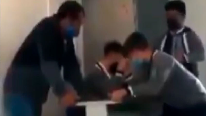Maestro organiza “fuercitas” entre alumnos en Puebla; uno se fracturó 