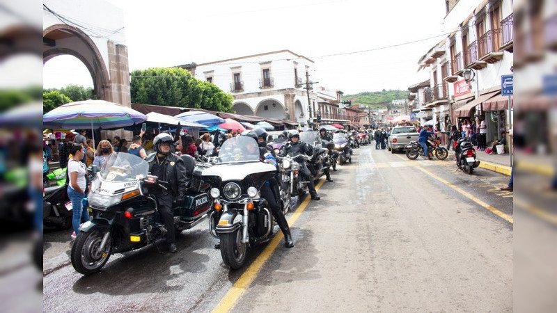 Gobierno Municipal de Quiroga recibe a motociclistas en el marco del aniversario de la Policía Federal de Caminos 