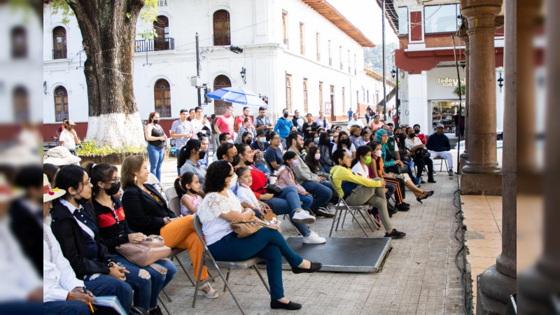 Exitosa función de cuentacuentos en la Pérgola municipal