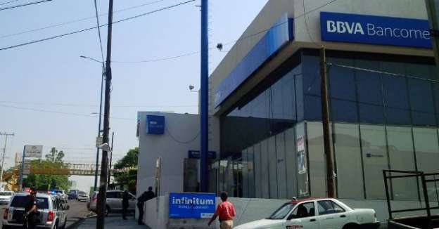 Asaltan sucursal bancaria en la capital michoacana - Foto 1 