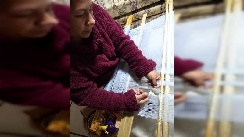 Artesana michoacana gana Premio Especial en Concurso Nacional