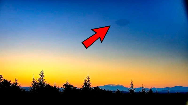 Jaime Maussan muestra OVNI en transmisión en vivo 