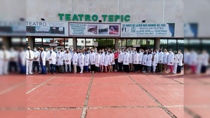 Llegan a México 60 médicos cubanos. Serán enviados a Colima y Tlaxcala