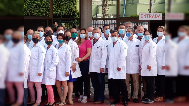 Llegan a México 60 médicos cubanos. Serán enviados a Colima y Tlaxcala