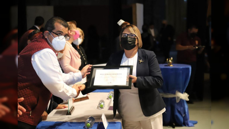 Reconocen a personal de enfermería de la  Secretaría de Salud de Michoacán  