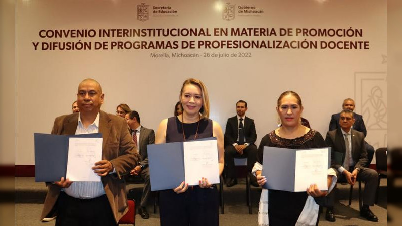 SEE firma convenio para capacitación de docentes