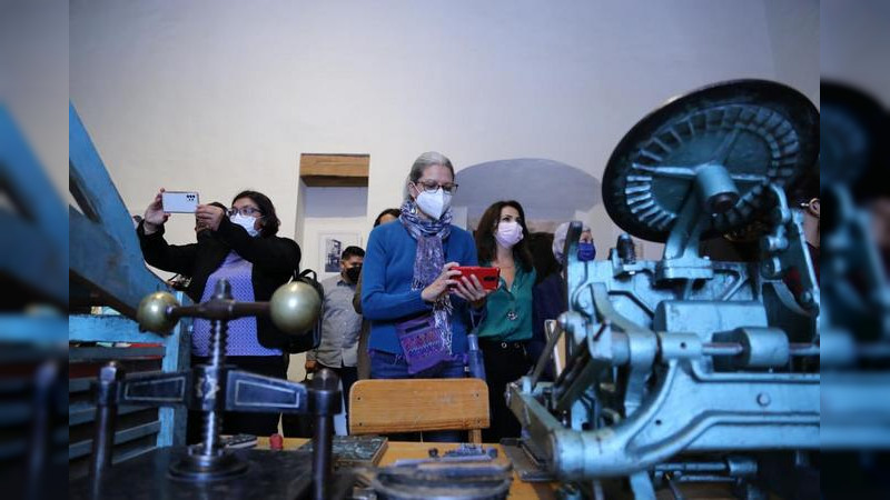 Inaugura Secum exposición por 200 años de la imprenta en Michoacán